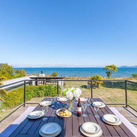 Lakefront Villa - Waitahanui Holiday Home מראה חיצוני תמונה