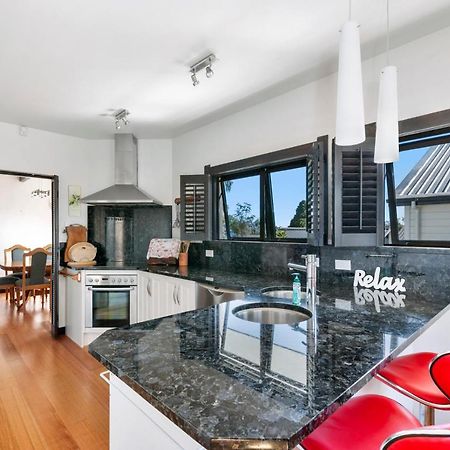 Lakefront Villa - Waitahanui Holiday Home מראה חיצוני תמונה