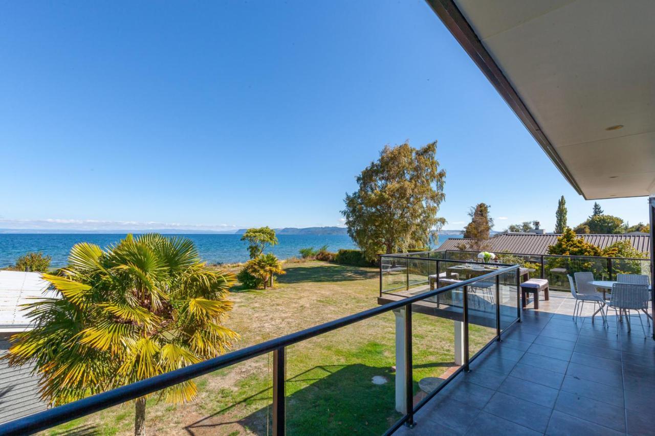 Lakefront Villa - Waitahanui Holiday Home מראה חיצוני תמונה