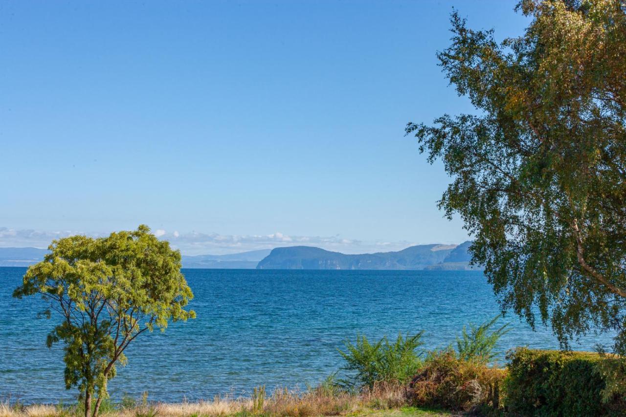 Lakefront Villa - Waitahanui Holiday Home מראה חיצוני תמונה