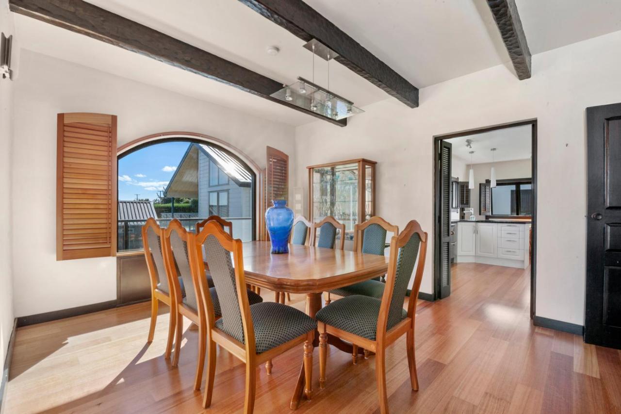 Lakefront Villa - Waitahanui Holiday Home מראה חיצוני תמונה