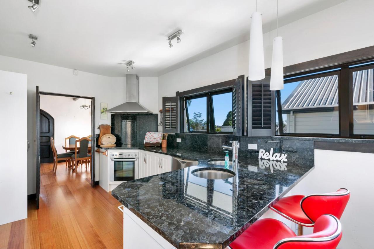 Lakefront Villa - Waitahanui Holiday Home מראה חיצוני תמונה