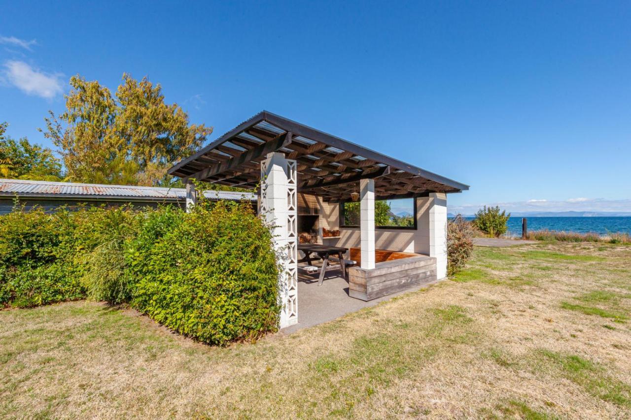 Lakefront Villa - Waitahanui Holiday Home מראה חיצוני תמונה