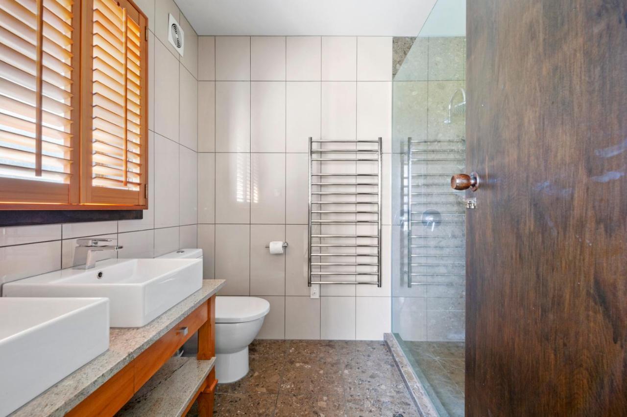 Lakefront Villa - Waitahanui Holiday Home מראה חיצוני תמונה