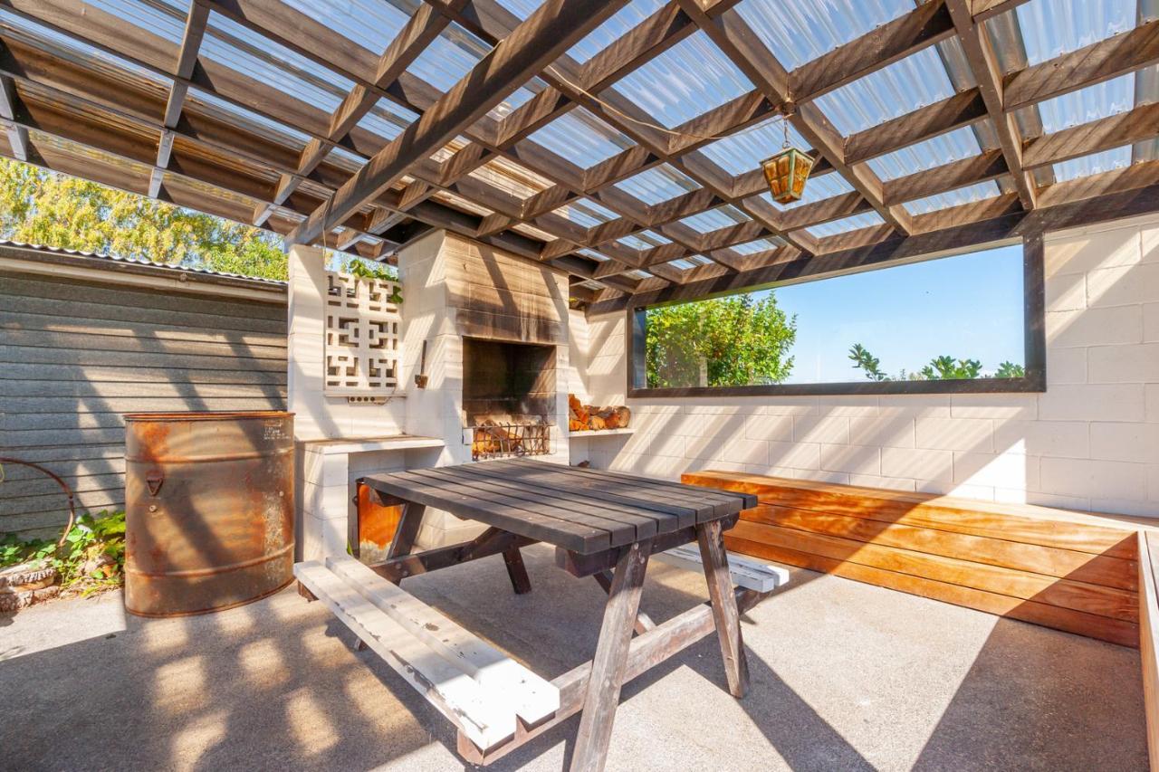 Lakefront Villa - Waitahanui Holiday Home מראה חיצוני תמונה